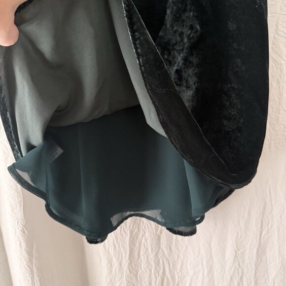 LOFT Velvet Cami Tank Top Green Size Medium Whimsigoth V-Neck Holiday Party Xmas - Picture 6 of 7